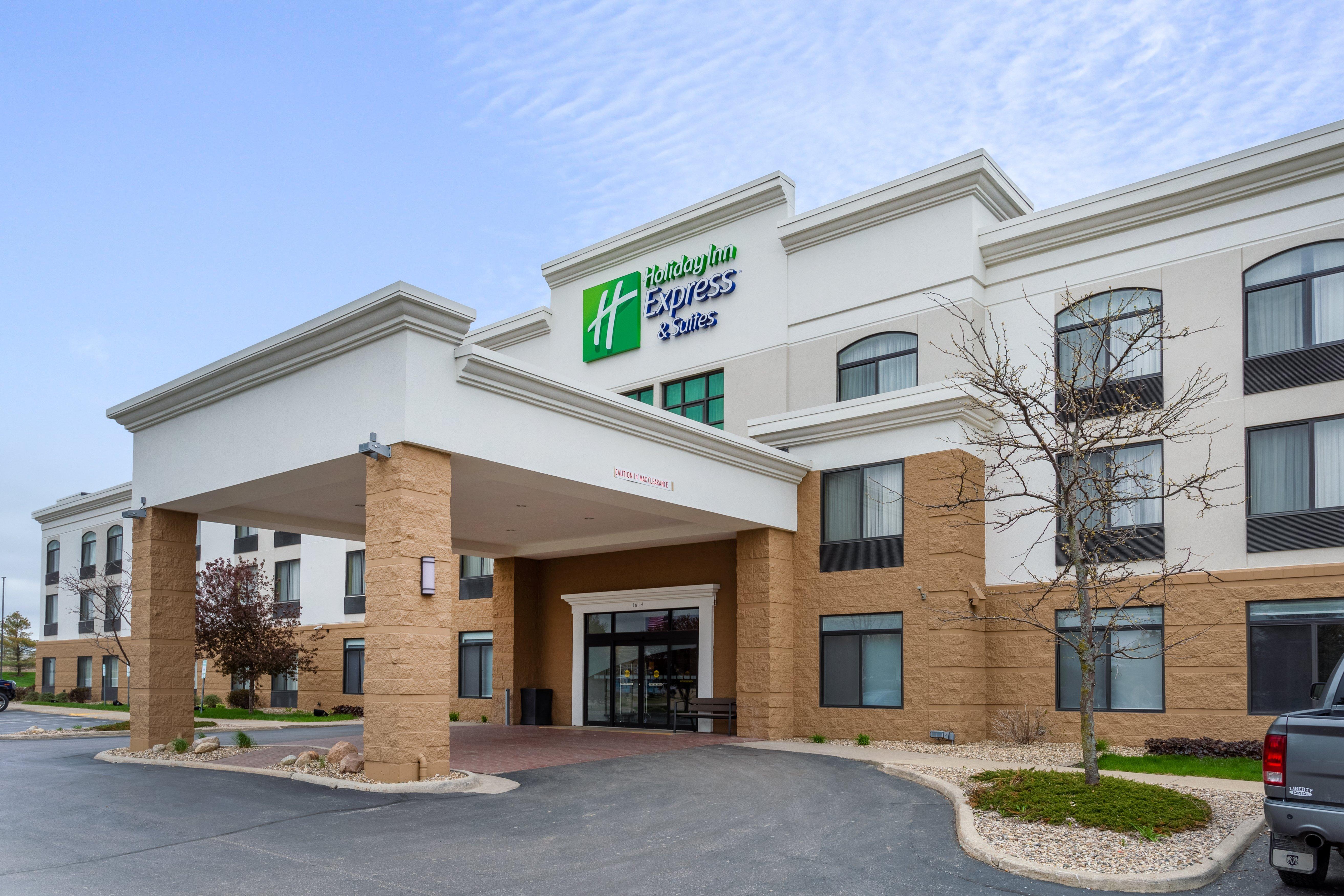 Holiday Inn Express & Suites Cedar Falls Εξωτερικό φωτογραφία
