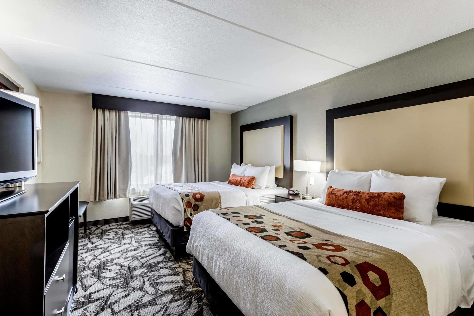 Holiday Inn Express & Suites Cedar Falls Εξωτερικό φωτογραφία